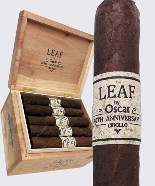 Leaf by Oscar 10th Anniversary Criollo Toro (6x52)