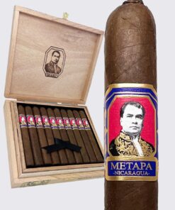 Alternative view of Foundation Aksum Claro Robusto (5x50)